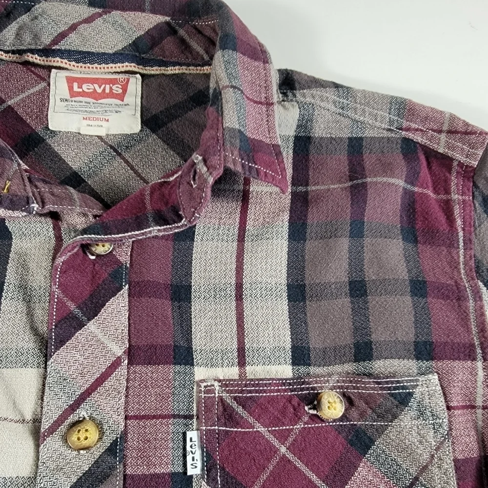 LEVIS Shirt Mens Medium Plaid Button Up Long Sleeve Multicolor front pockets